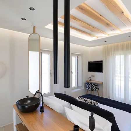 Estate Naxos - Private Hillside Estate *